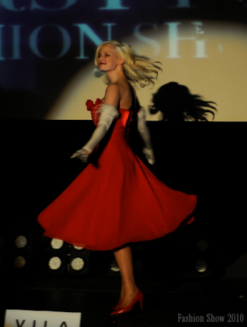 FashionShow2010-289