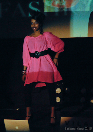 FashionShow2010-343